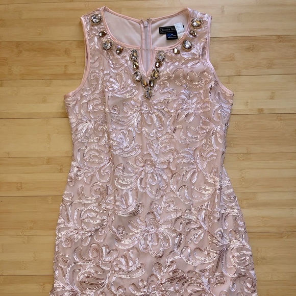 Formal Dress - Picture 1 of 4